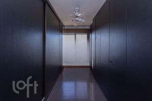 Image 11 - 881586