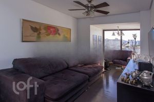 Image 8 - 881586