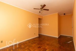 Image 1 - 881587