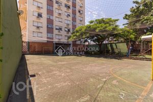 Image 21 - 881587