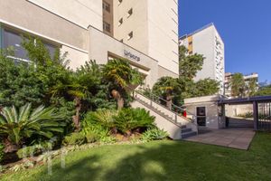 Image 1 - 881588