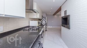 Image 23 - 881588