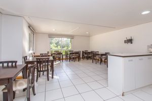 Image 24 - 881588
