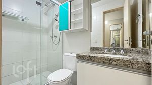 Image 9 - 881589