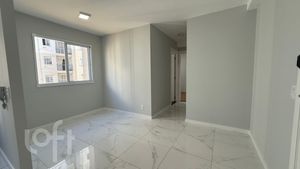 Image 17 - 881591