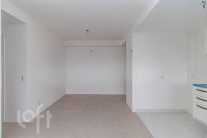 Image 7 - 881593