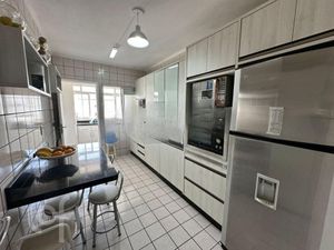 Image 7 - 881600