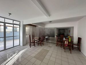 Image 23 - 881600