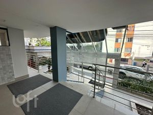 Image 18 - 881600