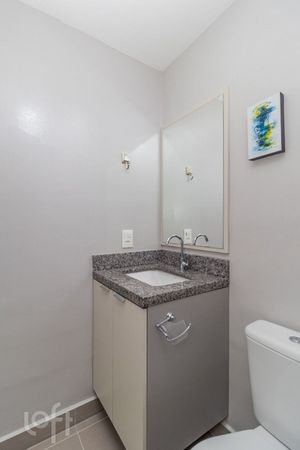 Image 9 - 881602