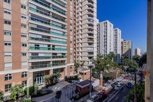 Image 5 - 881604