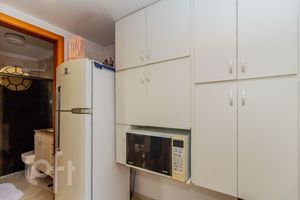 Image 13 - 881604