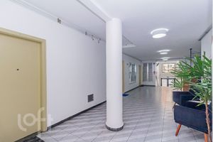 Image 25 - 881604