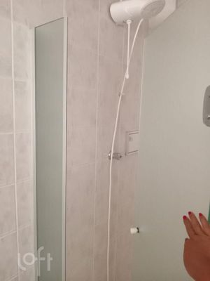 Image 8 - 881609