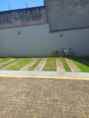 Image 6 - 881612