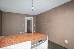 Image 13 - 881614