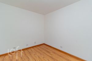 Image 32 - 881614