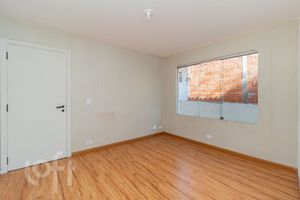 Image 18 - 881614