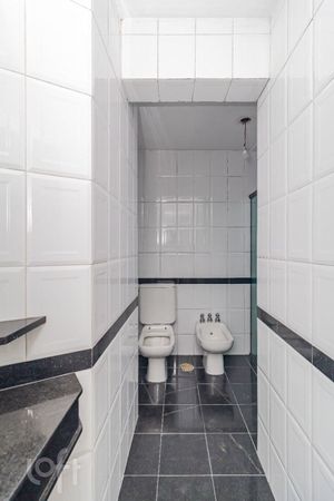 Image 33 - 881614