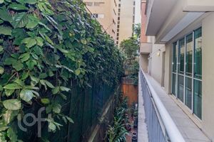 Image 34 - 881617