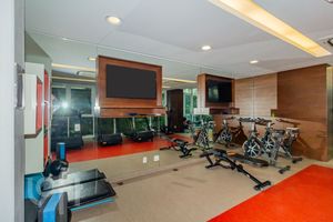 Image 37 - 881617