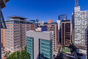 Image 24 - 881617