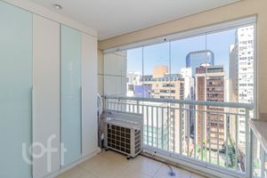 Image 19 - 881617