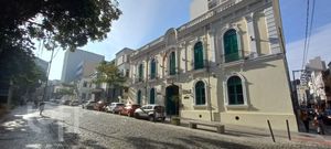 Image 17 - 881621
