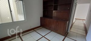 Image 9 - 881621