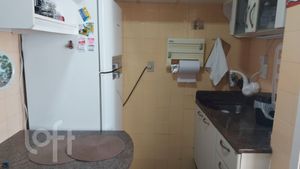 Image 5 - 881622