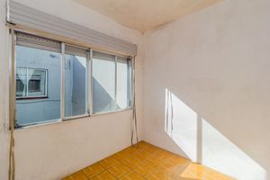 Image 4 - 881623