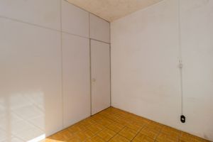 Image 6 - 881623