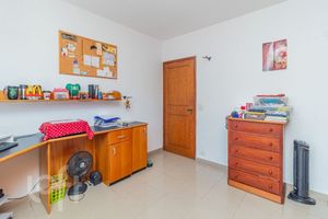Image 33 - 881631