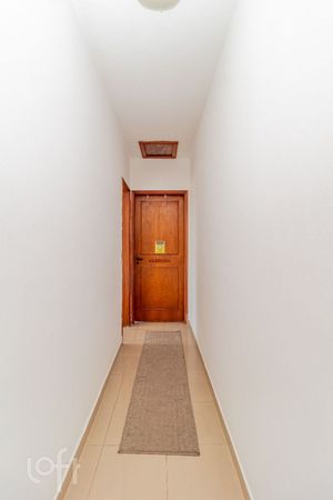 Image 37 - 881631