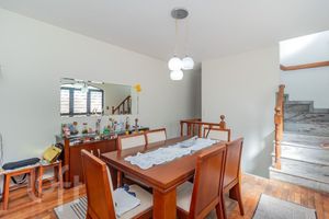 Image 8 - 881631