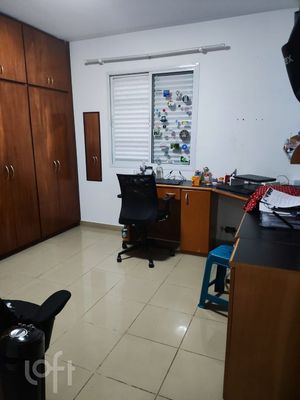 Image 11 - 881631