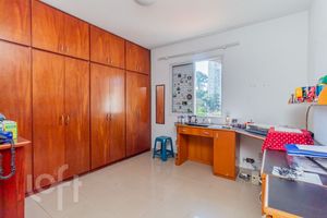 Image 31 - 881631