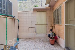 Image 44 - 881633