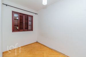Image 20 - 881633