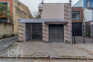 Image 1 - 881633