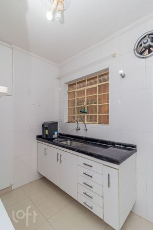 Image 19 - 881633