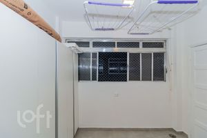 Image 28 - 881634