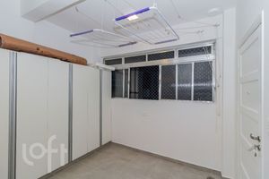 Image 31 - 881634