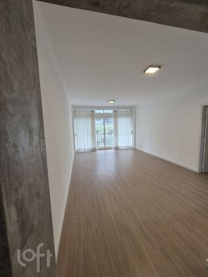 Image 15 - 881634