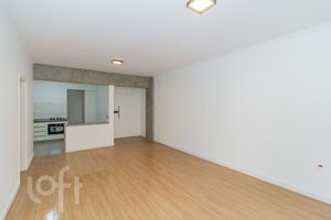 Image 1 - 881634