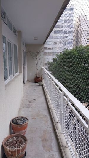 Image 14 - 881634