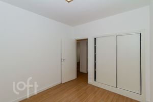 Image 19 - 881634