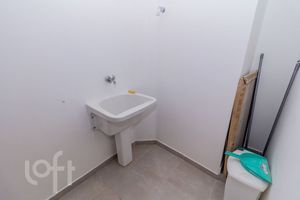 Image 32 - 881634