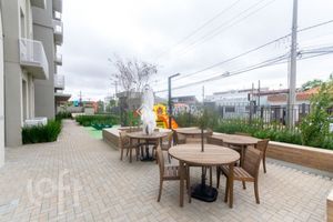 Image 28 - 881635