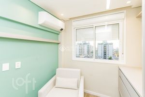 Image 19 - 881635